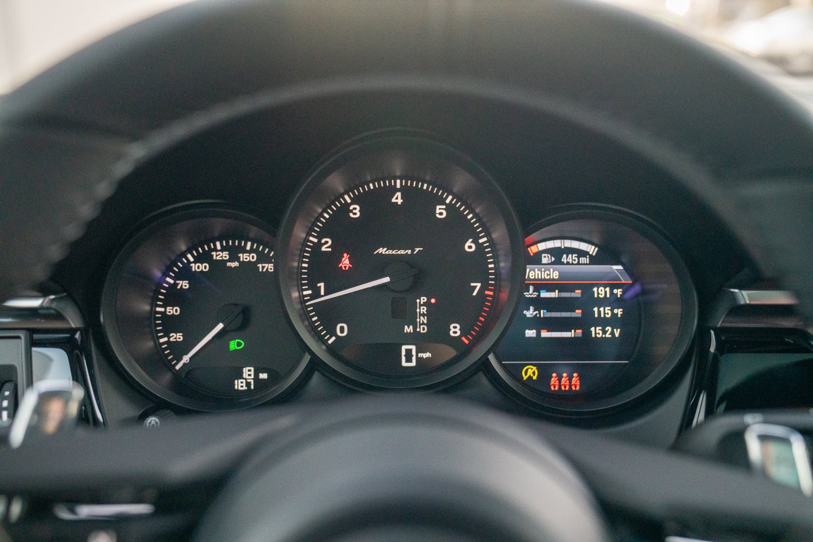 Certified 2026 Porsche Macan Turbo AWD/4WD image 15