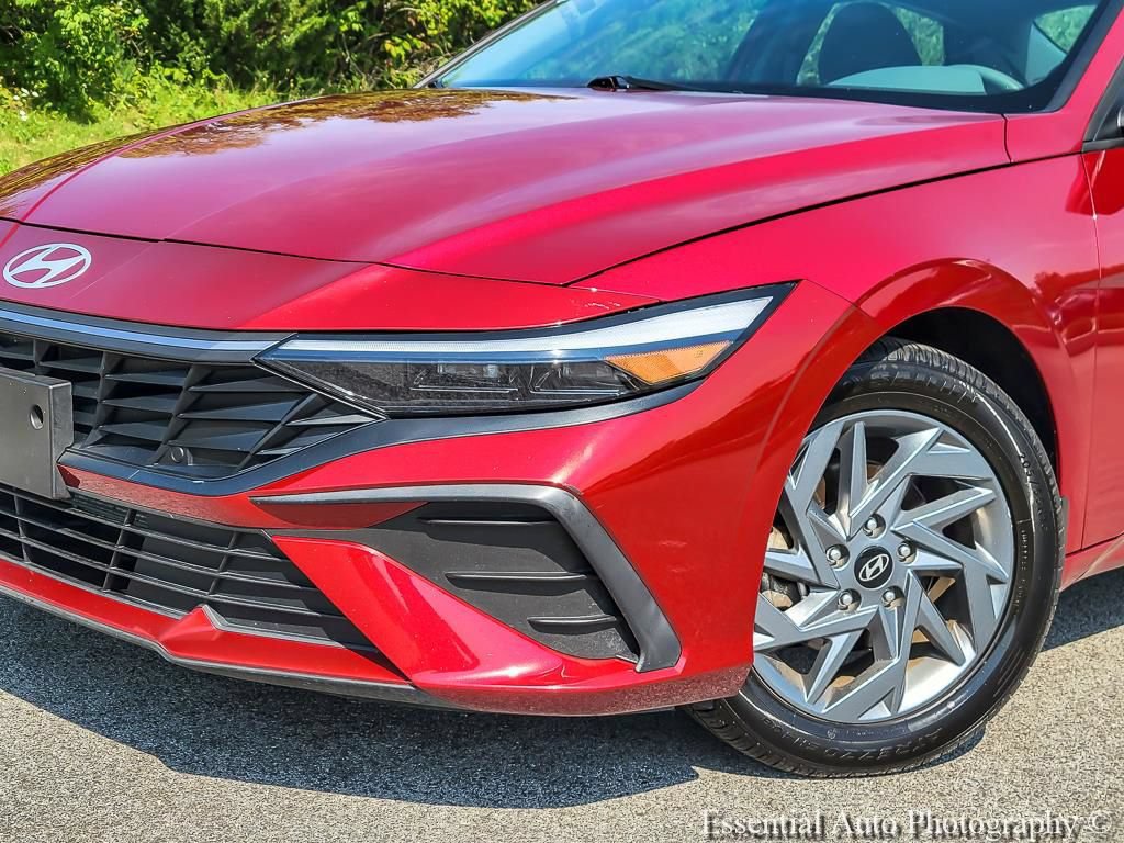 Used 2024 Hyundai Elantra SEL FWD image 3