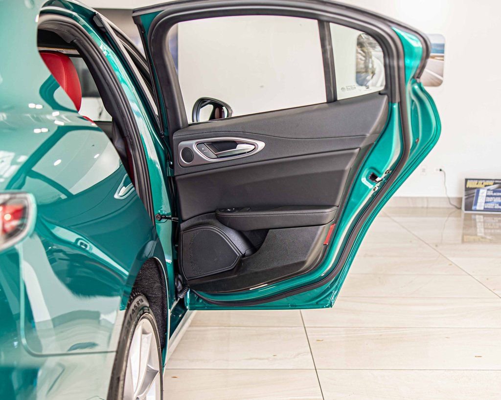 New 2025 Alfa Romeo Giulia AWD image 39