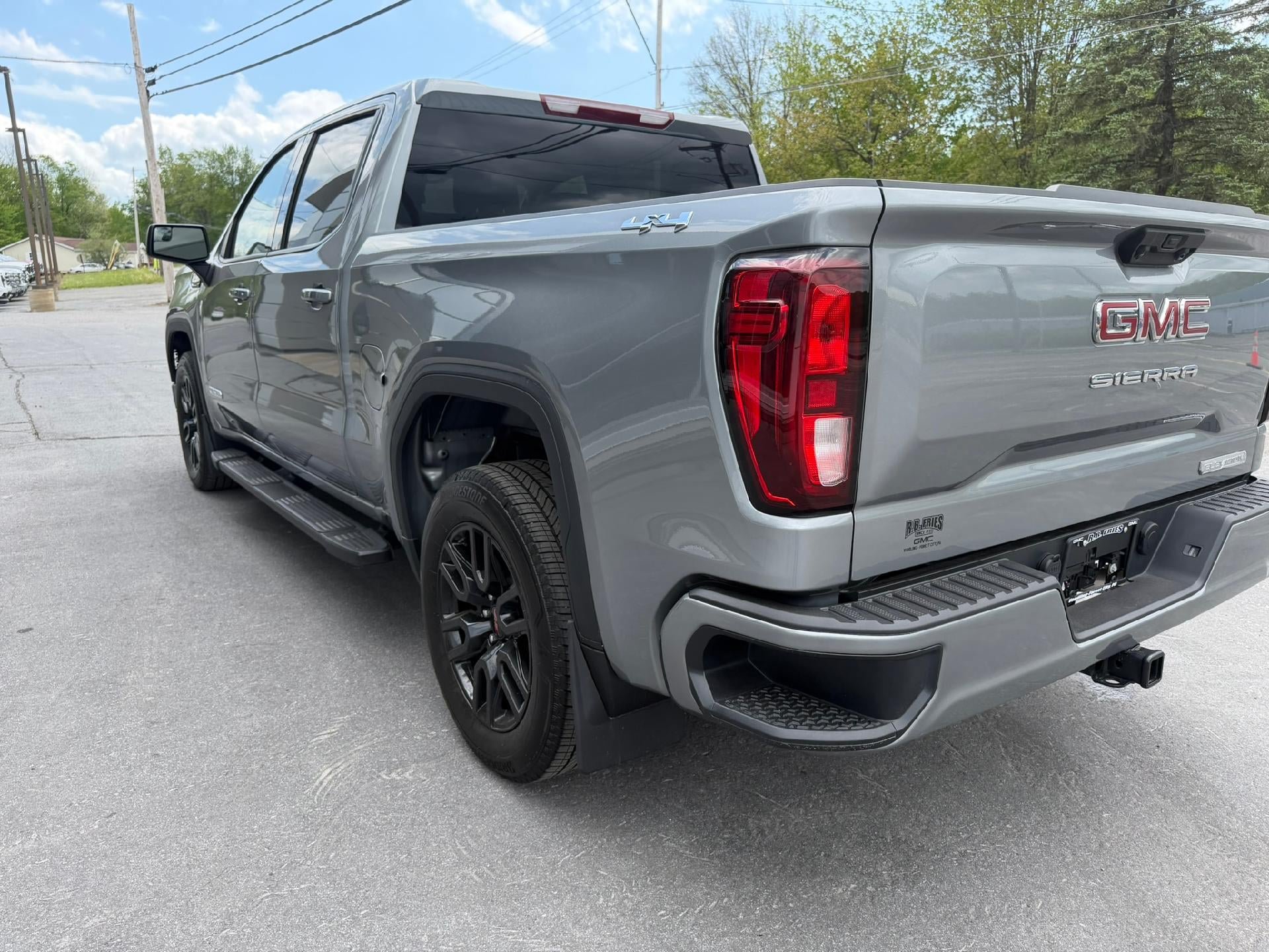 Used 2025 GMC Sierra 1500 Elevation AWD/4WD image 9
