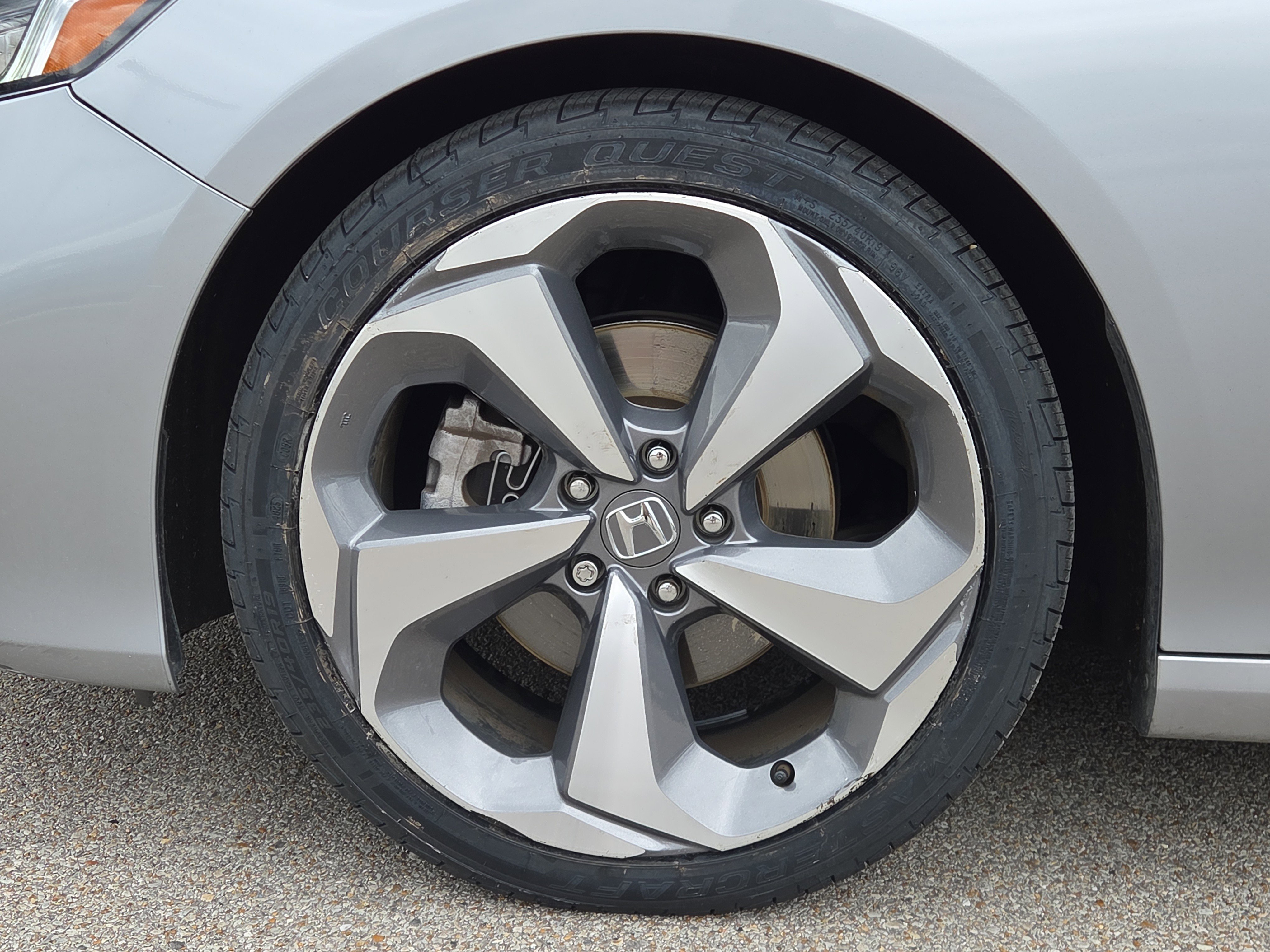 Used 2020 Honda Accord Touring image 9