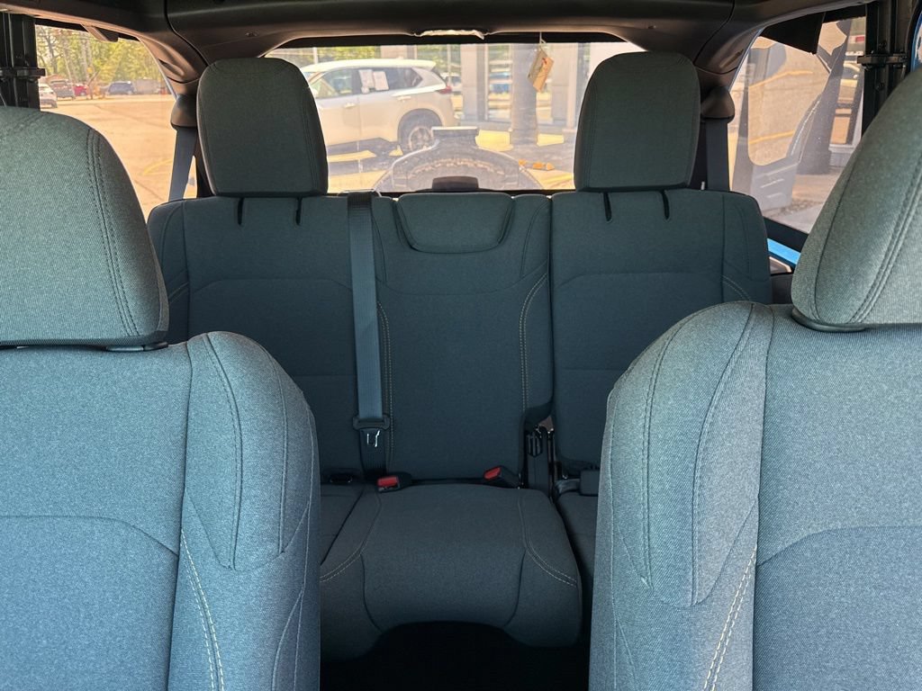 Used 2024 Jeep Wrangler Unlimited Sport AWD/4WD image 41