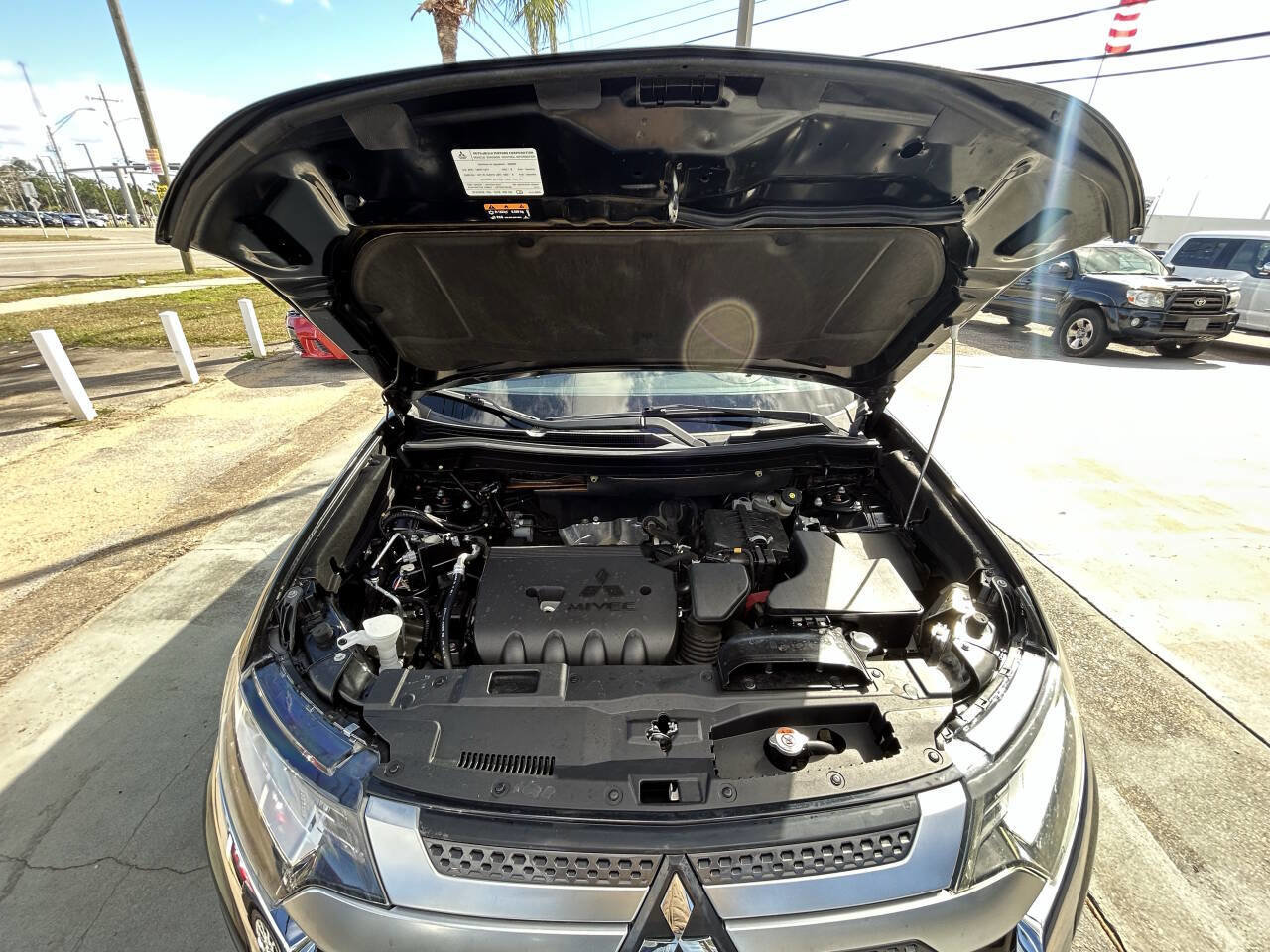 Used 2020 Mitsubishi Outlander SEL image 8