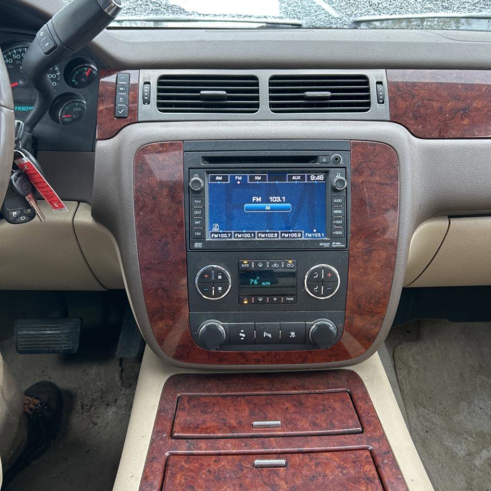 Used 2010 Chevrolet Avalanche LTZ image 11