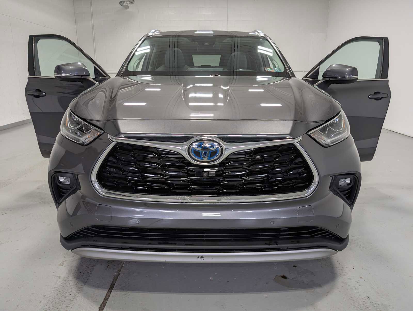 Used 2021 Toyota Highlander Platinum image 15