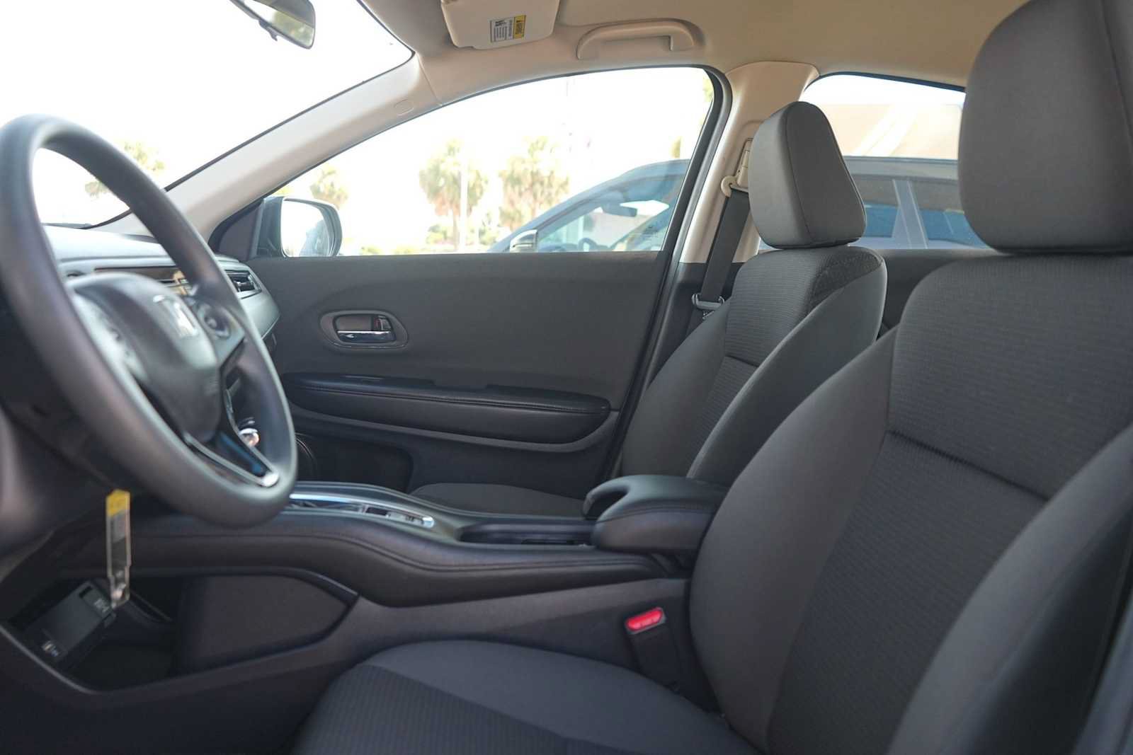 Used 2022 Honda HR-V LX image 11