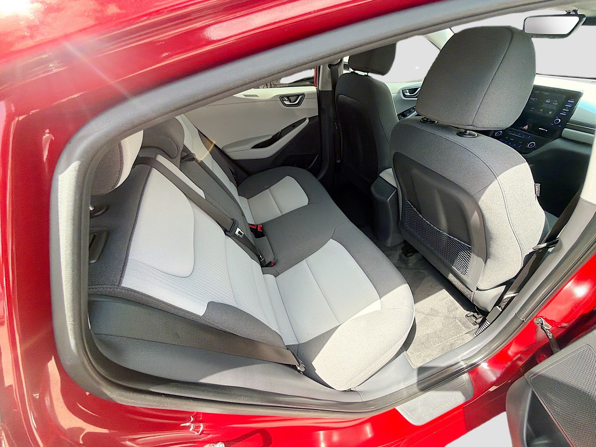 Used 2020 Hyundai Ioniq SEL FWD image 25