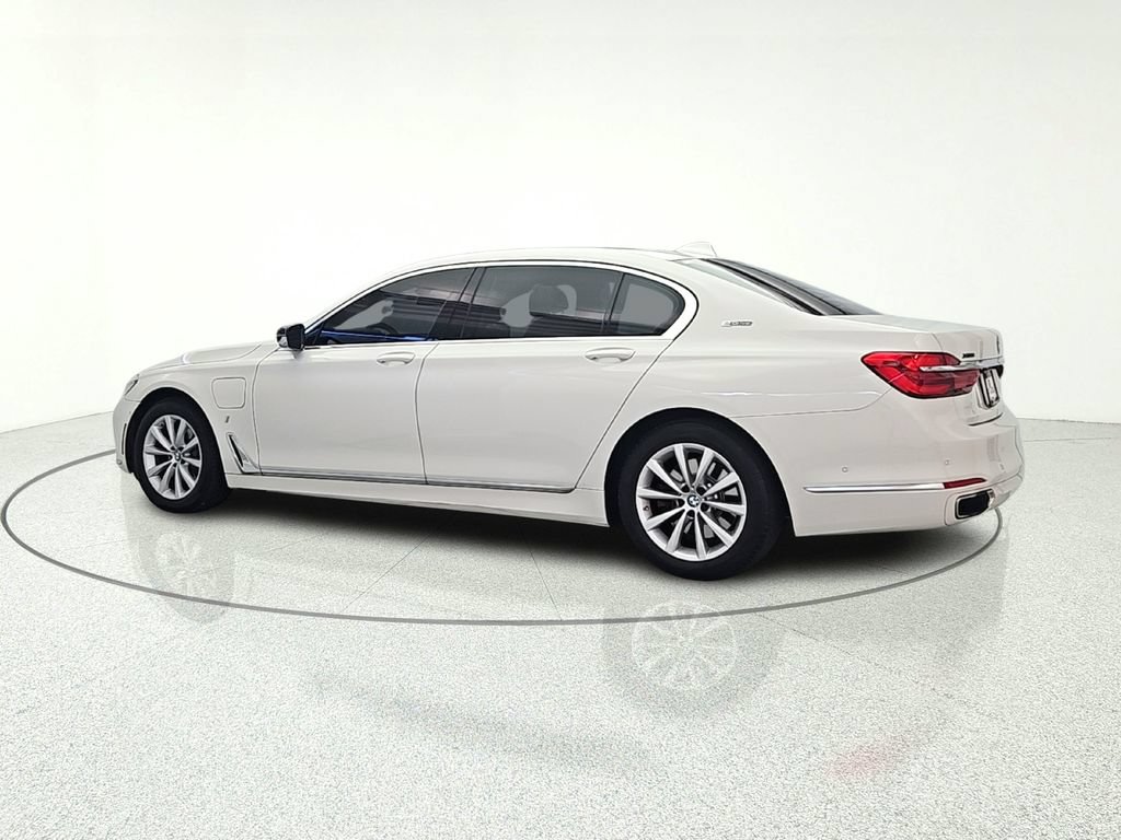 Used 2018 BMW 740e xDrive AWD/4WD image 5