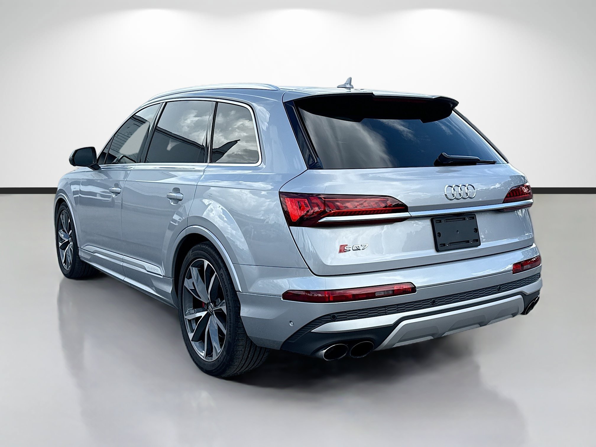 Used 2021 Audi SQ7 Prestige AWD/4WD image 5