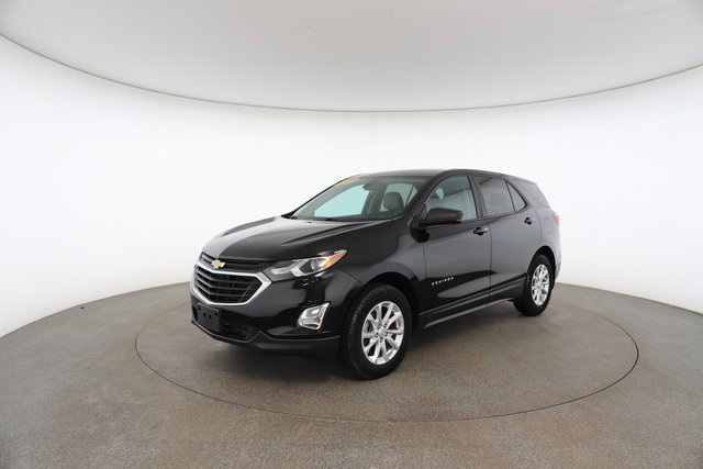 Used 2020 Chevrolet Equinox LS w/ LS Convenience Package image 2
