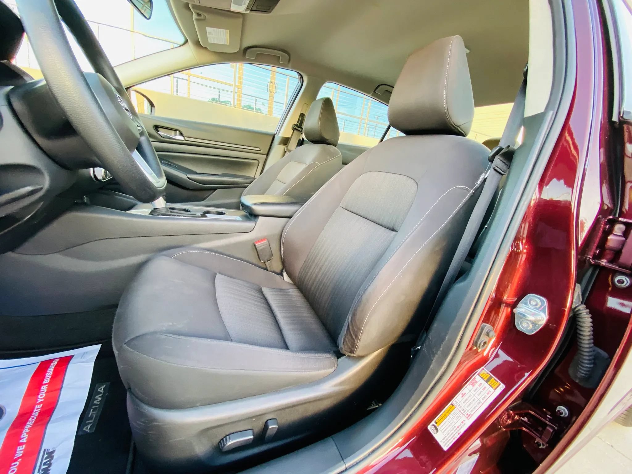 Used 2025 Nissan Altima 2.5 SV FWD image 23