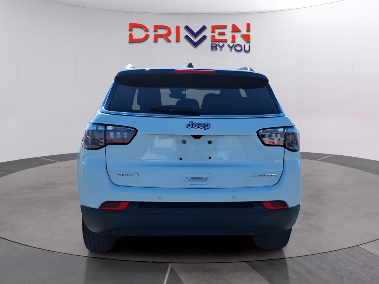 Used 2025 Jeep Compass Limited AWD/4WD image 4