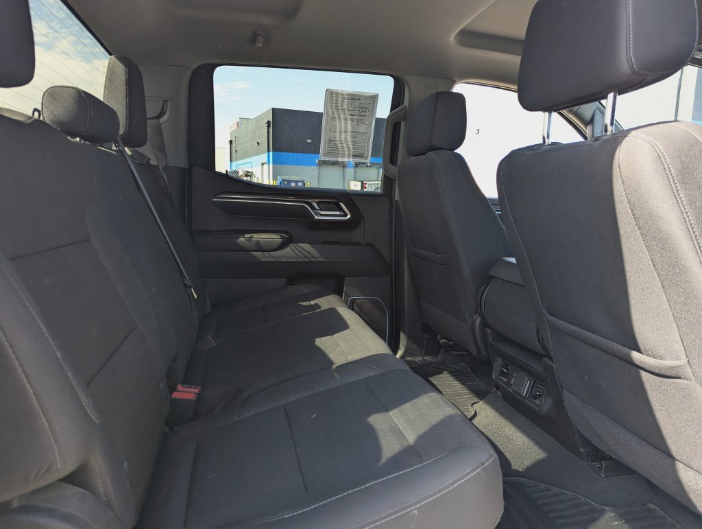 Used 2025 Chevrolet Silverado 1500 LT AWD/4WD image 29