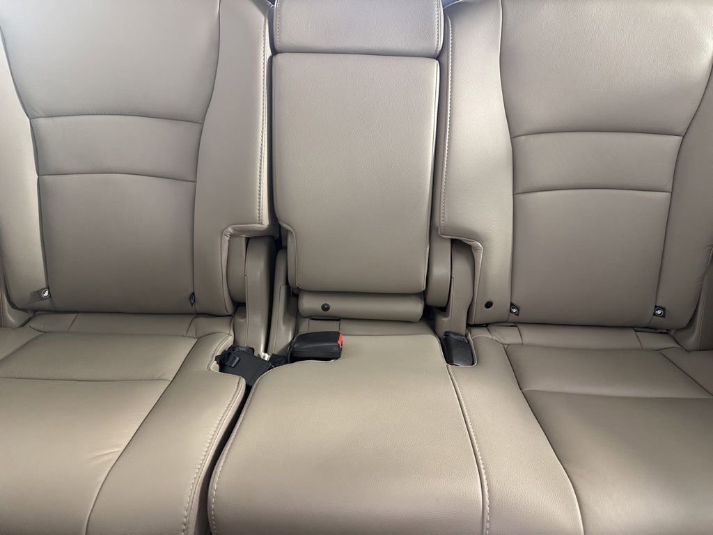 Used 2020 Honda Pilot Touring image 16