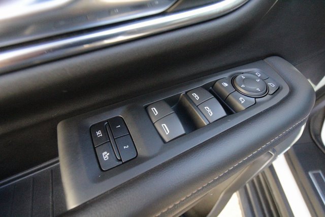 Used 2023 GMC Yukon XL AT4 w/ Technology Package image 23