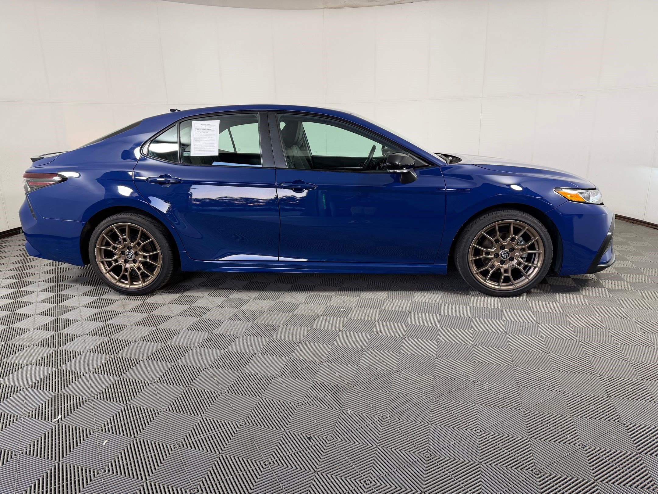 Used 2024 Toyota Camry SE FWD image 8