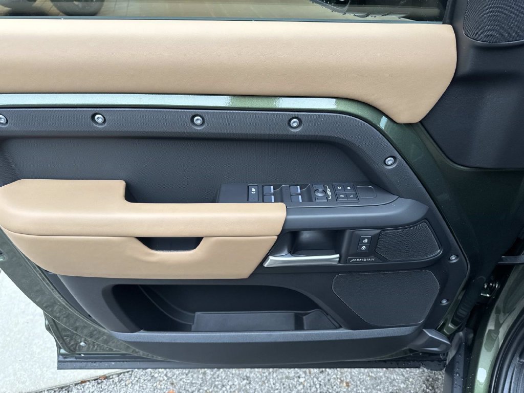 New 2026 Land Rover Defender 110 S AWD/4WD image 19