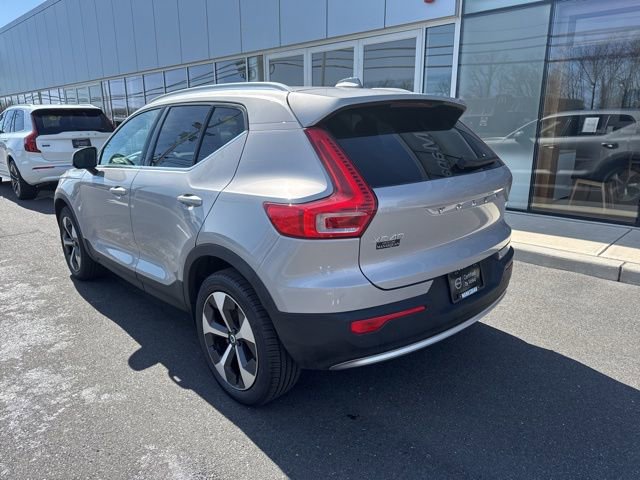 Certified 2025 Volvo XC40 B5 Plus image 3