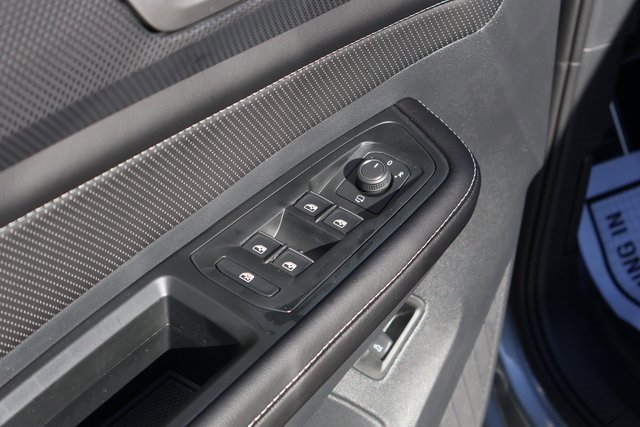 New 2026 Volkswagen Atlas Cross Sport SEL Premium R-Line image 11