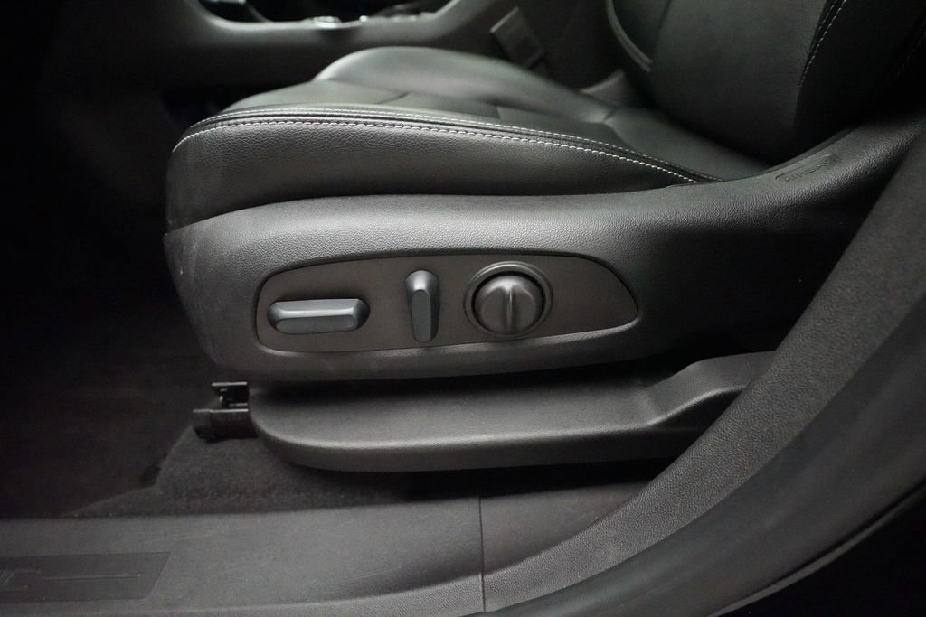Used 2022 GMC Terrain SLT image 29