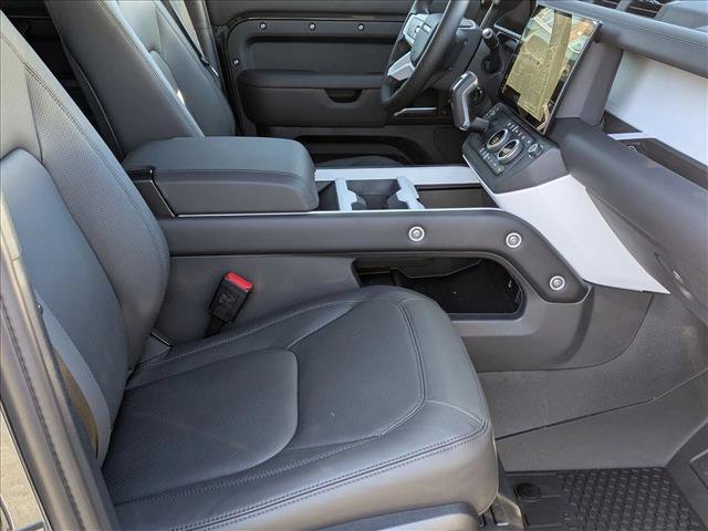 New 2026 Land Rover Defender 110 X-Dynamic SE AWD/4WD image 18