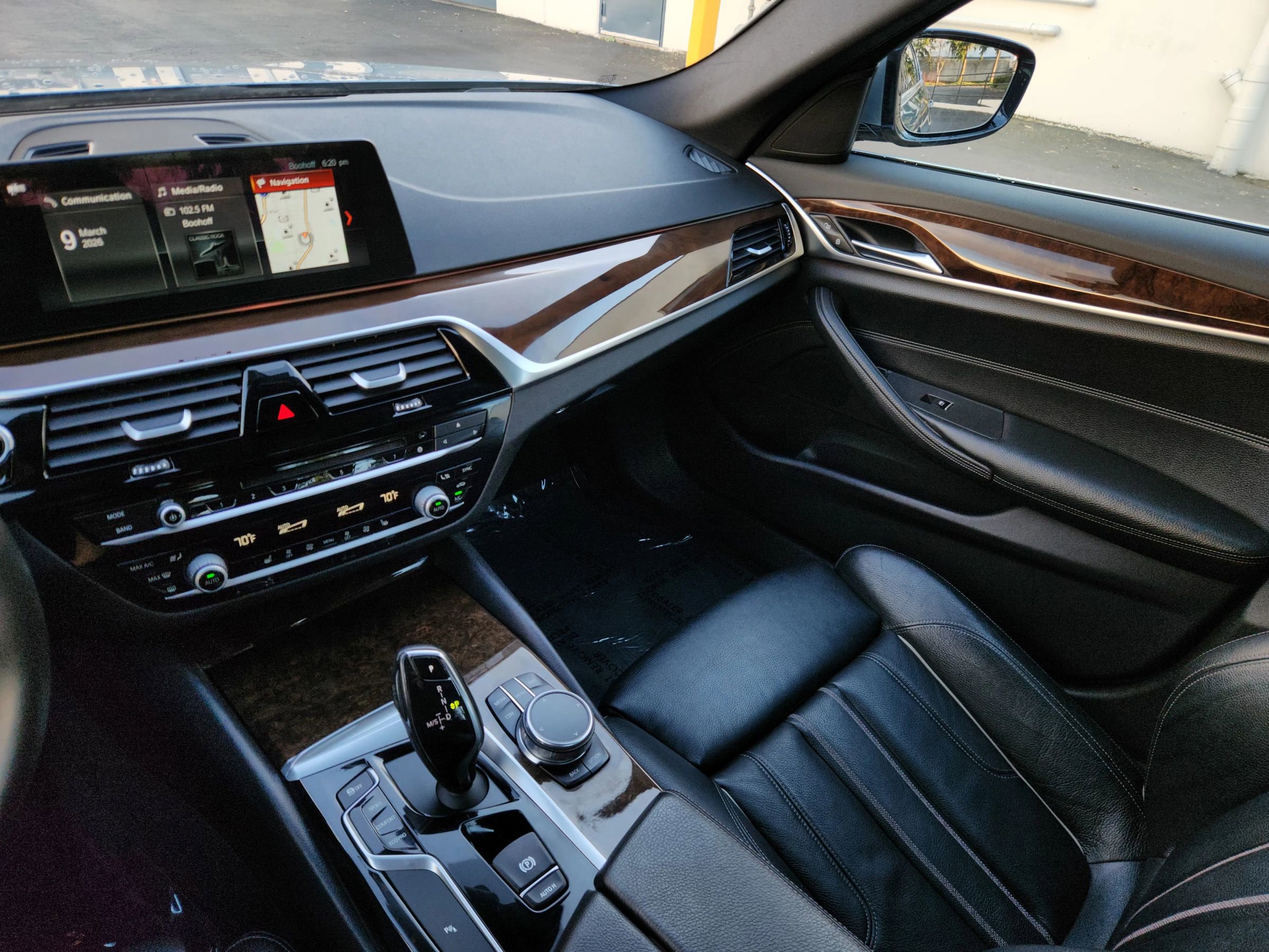 Used 2018 BMW 530i xDrive w/ Premium Package image 12
