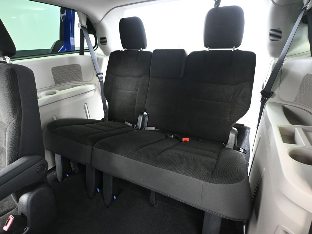 Used 2019 Dodge Grand Caravan SE w/ UConnect Hands-Free Group image 35