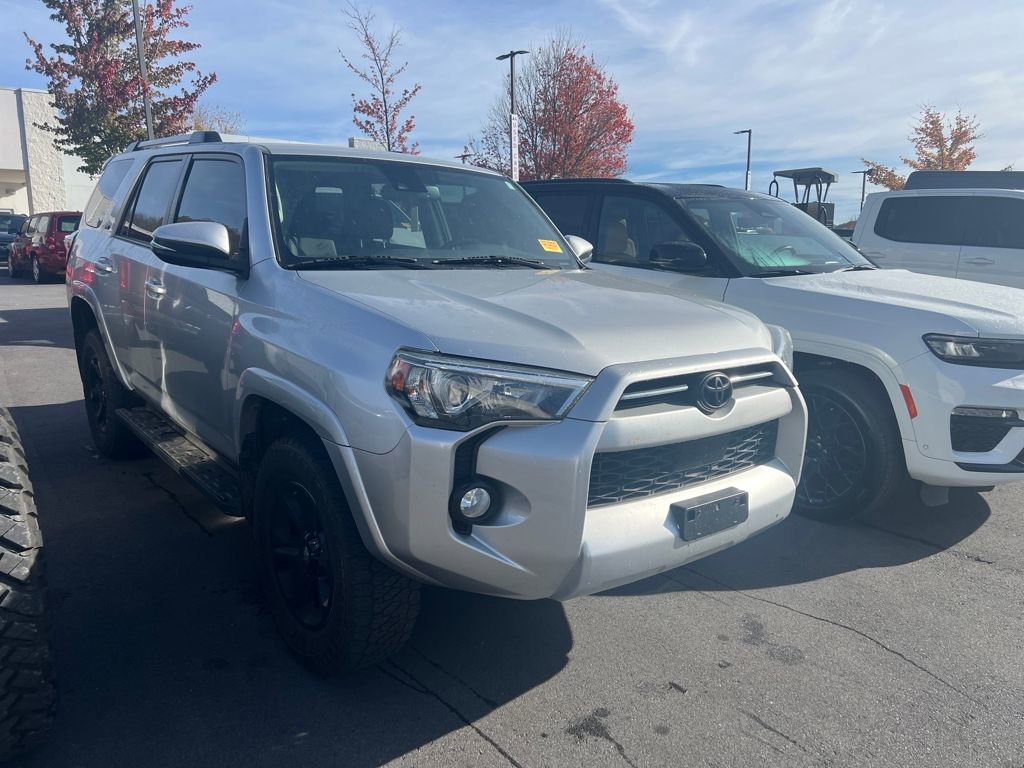 Used 2020 Toyota 4Runner SR5 Premium image 2