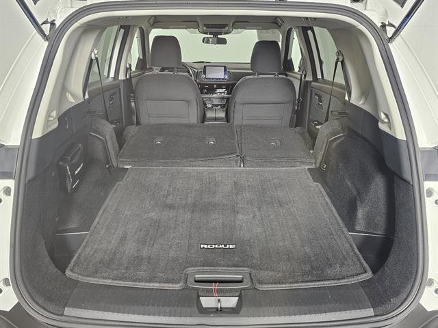 Used 2021 Nissan Rogue SV image 20