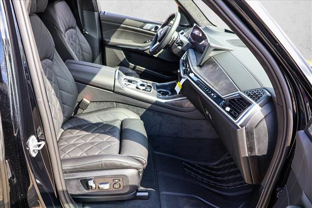 Used 2027 BMW X7 xDrive40i w/ Executive Package AWD/4WD image 24