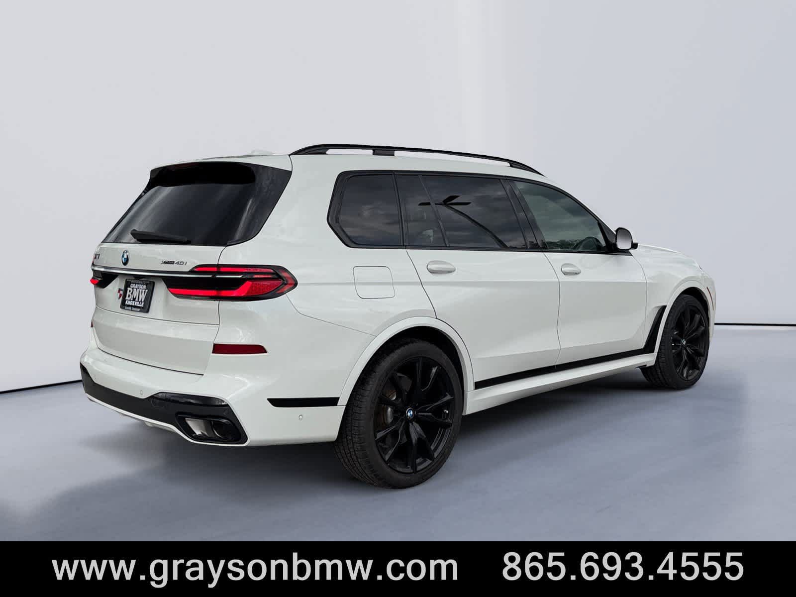 Used 2023 BMW X7 xDrive40i w/ Dynamic Handling Package AWD/4WD image 3