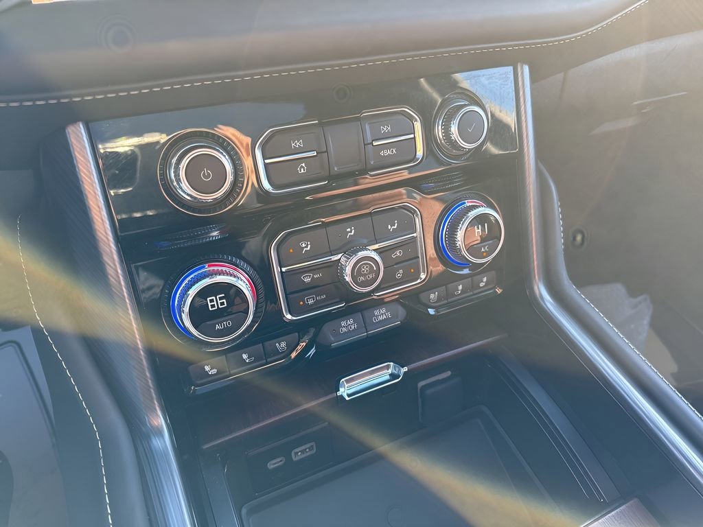 Used 2024 GMC Yukon Denali Ultimate image 33