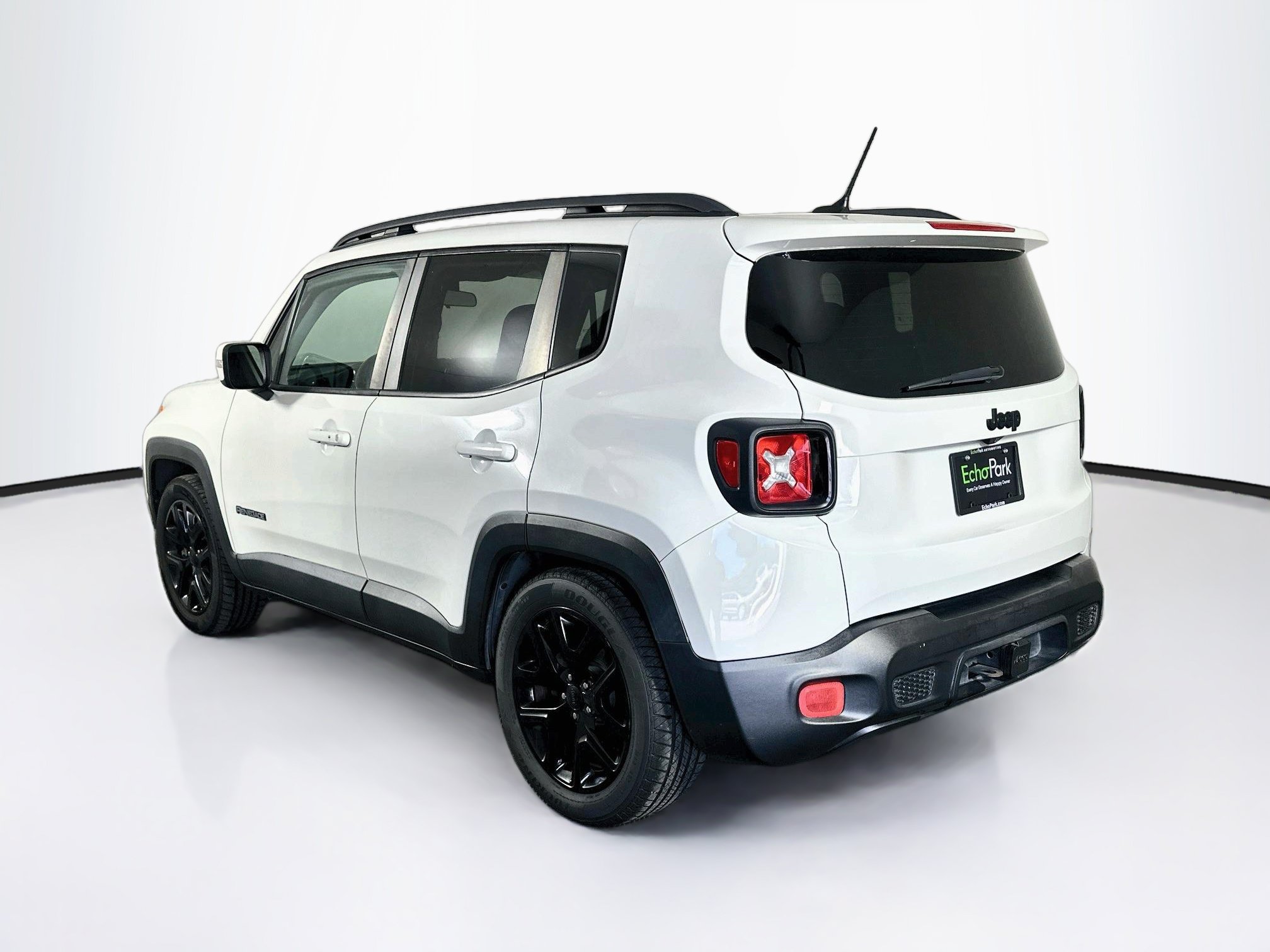 Used 2017 Jeep Renegade Altitude FWD image 5