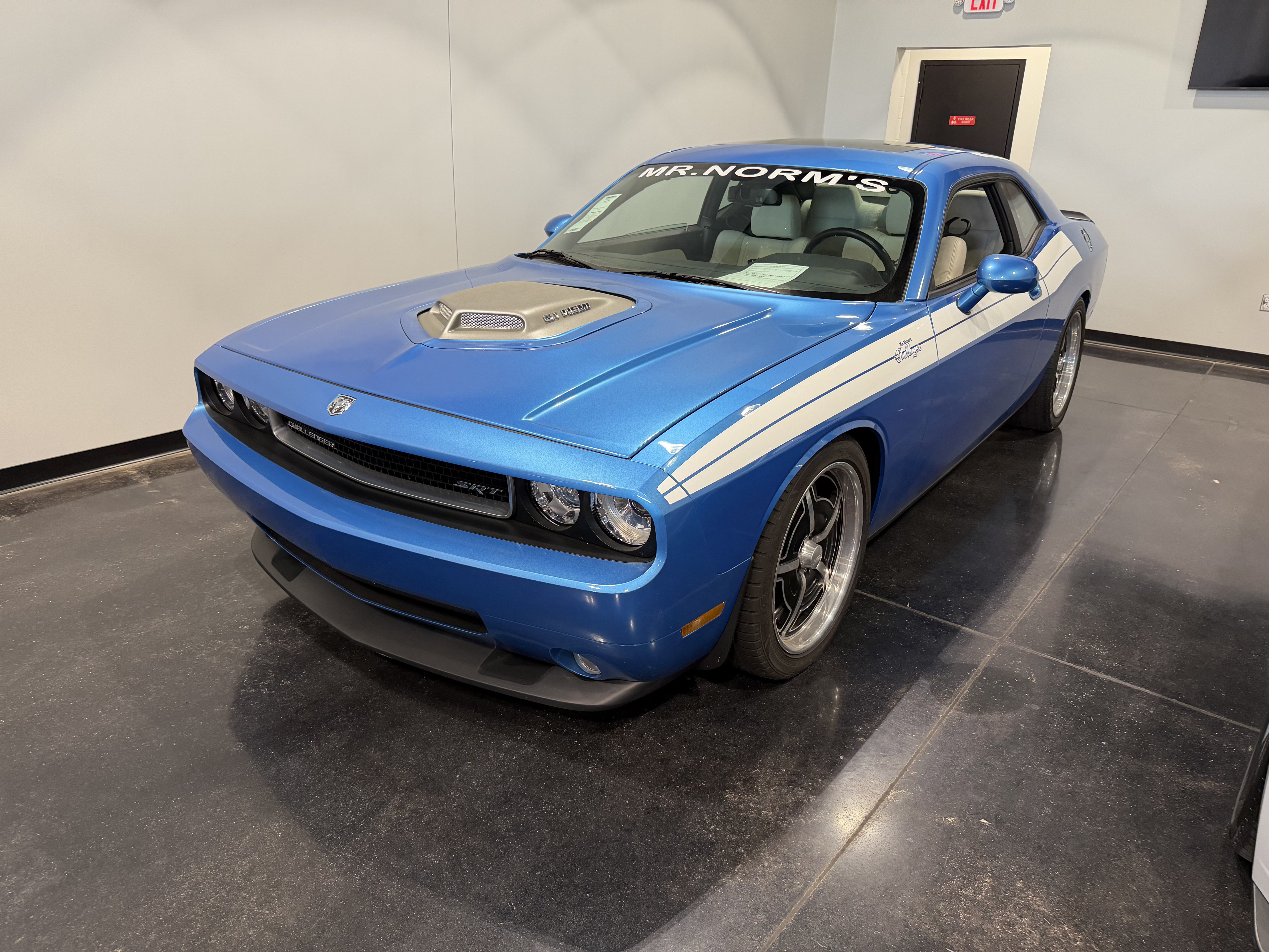 Used 2010 Dodge Challenger SRT8 w/ SRT Option Group II RWD image 6