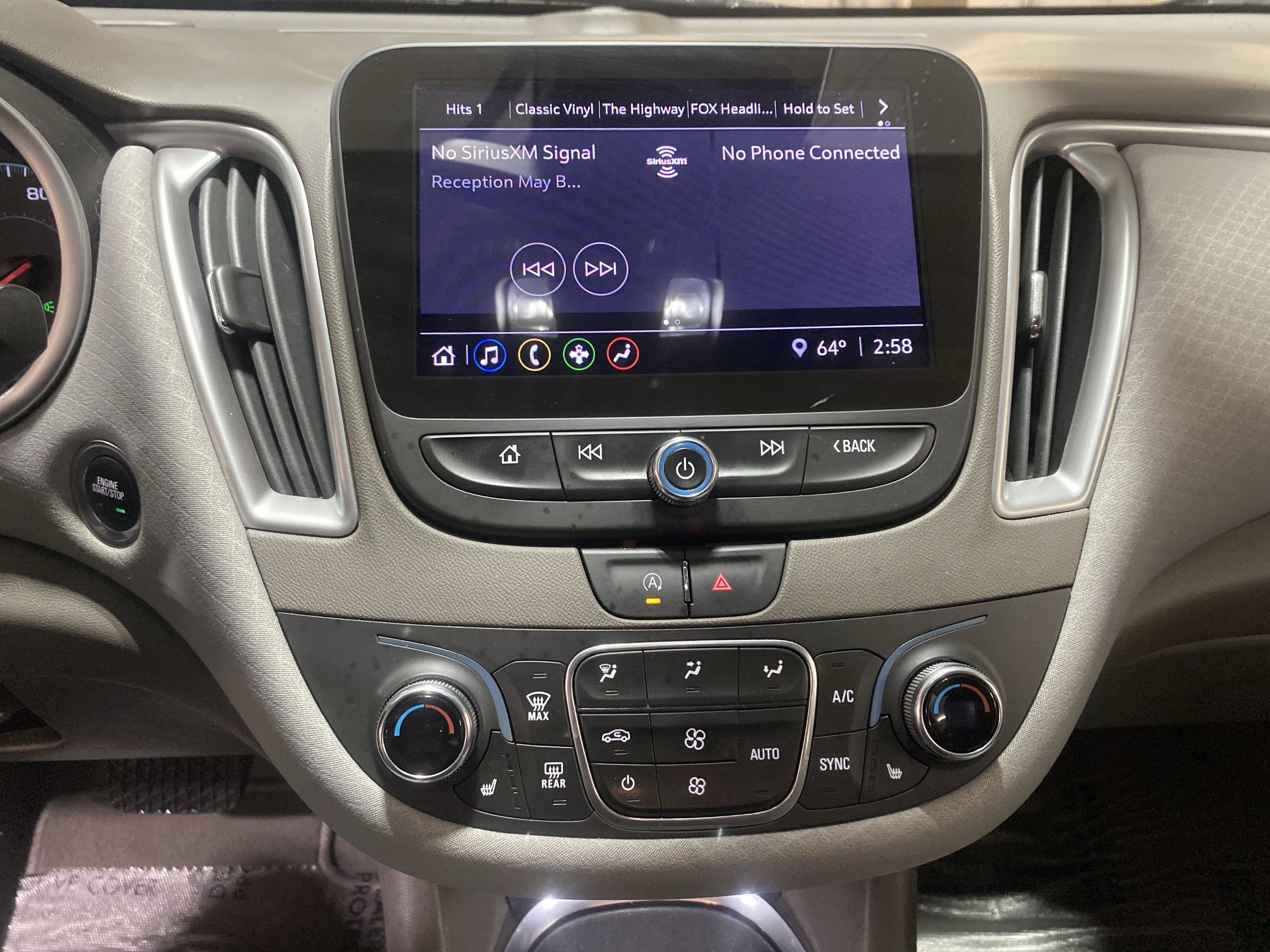 Used 2022 Chevrolet Malibu LT image 22