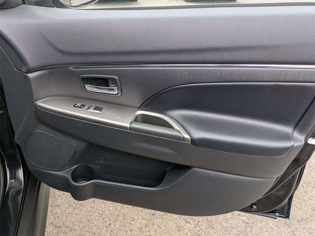 Used 2025 Mitsubishi Outlander Sport SE image 34