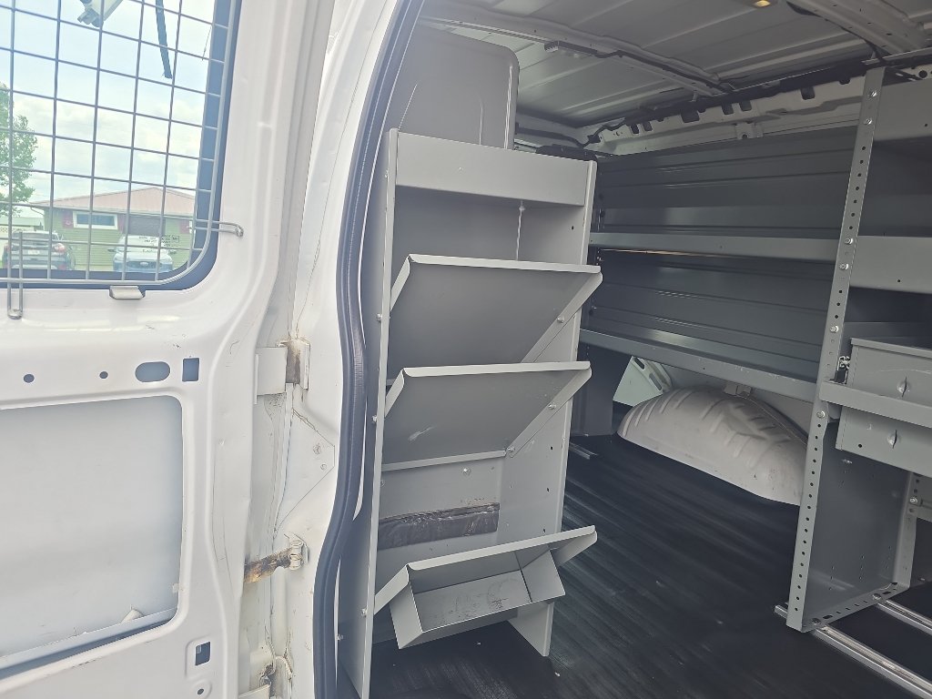Used 2015 Chevrolet Express 2500 RWD image 17