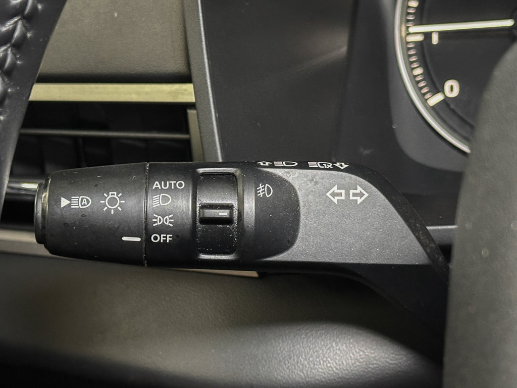Used 2024 Mitsubishi Outlander AWD image 35