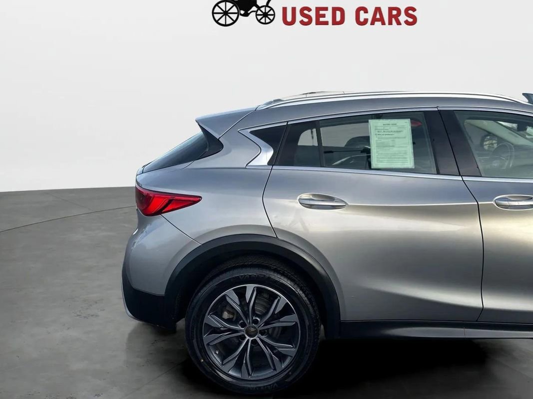 Used 2018 INFINITI QX30 Premium w/ Cargo Package image 5