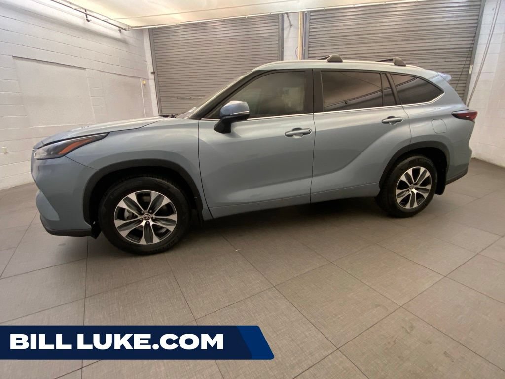 Used 2024 Toyota Highlander XLE