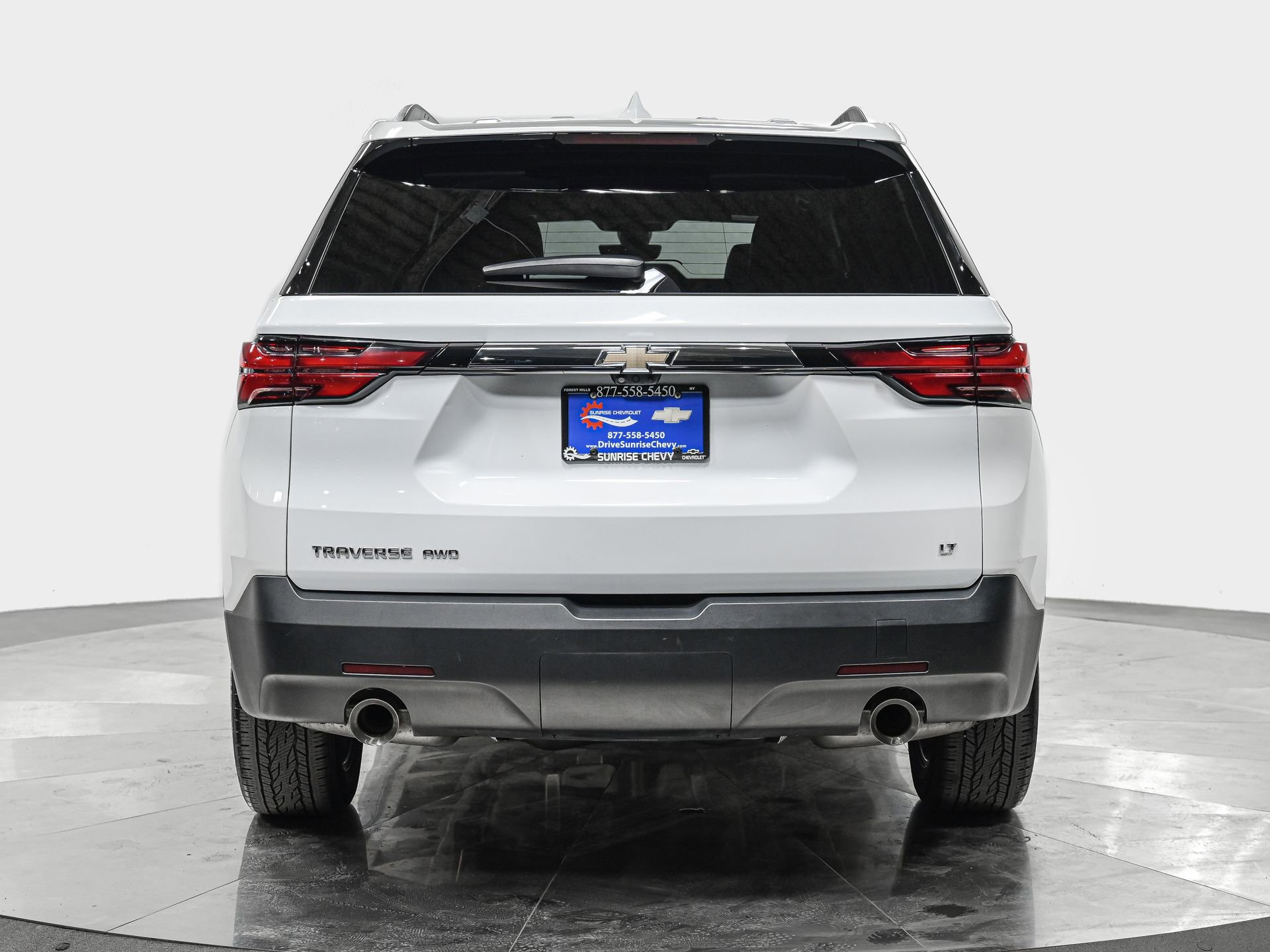 Used 2023 Chevrolet Traverse LT w/ LT Premium Package image 5