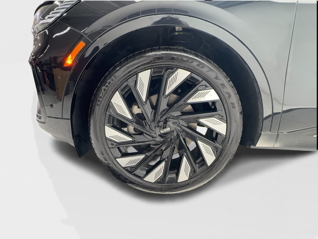 Used 2024 Lincoln Nautilus Reserve w/ Equipment Group 203A AWD/4WD image 11