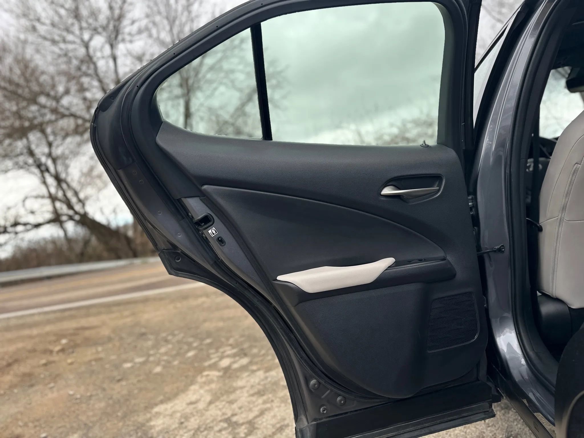 Used 2019 Lexus UX 250h 250h Luxury Sport Utility 4D image 31