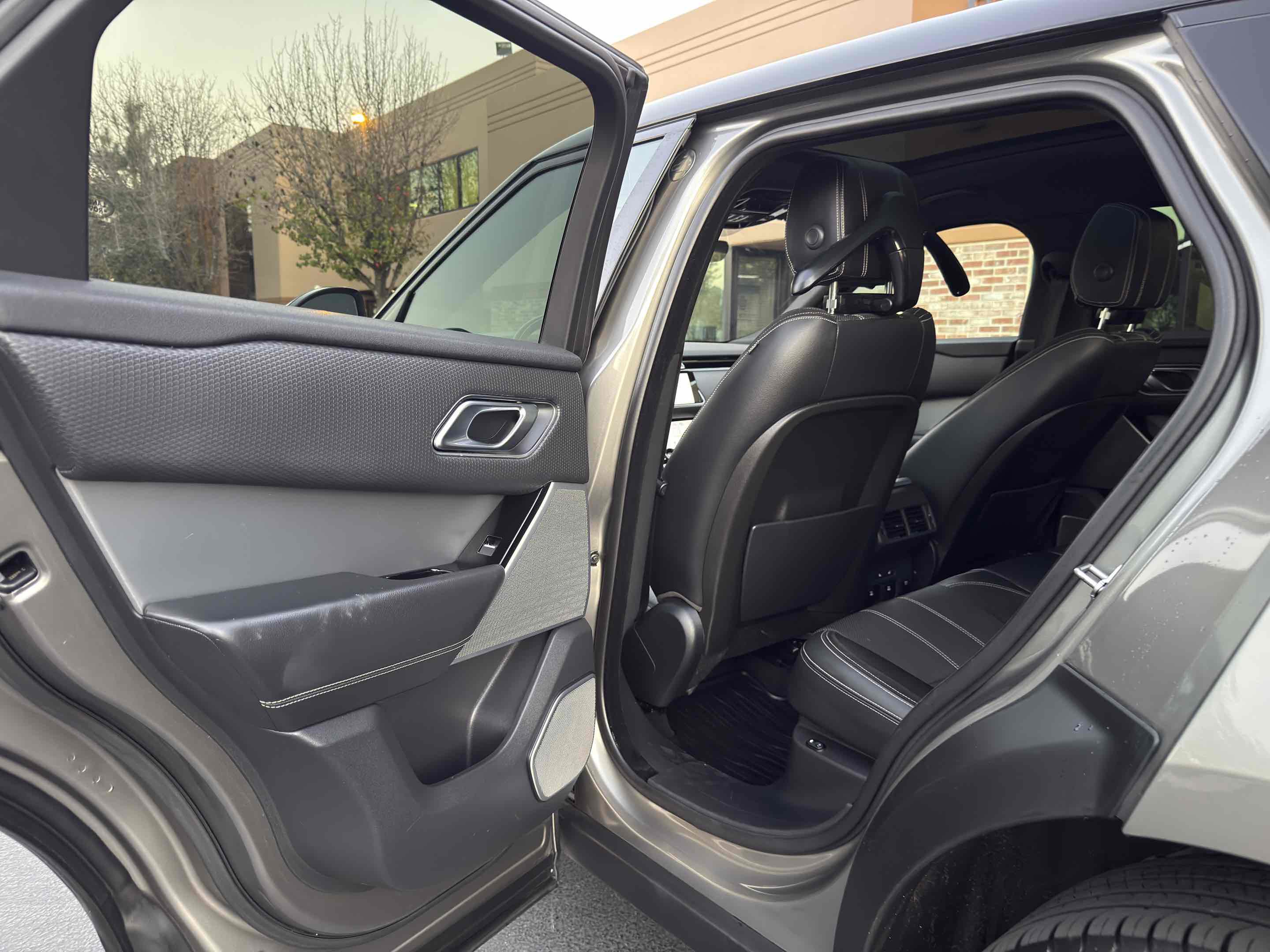 Used 2018 Land Rover Range Rover Velar R-Dynamic SE image 80