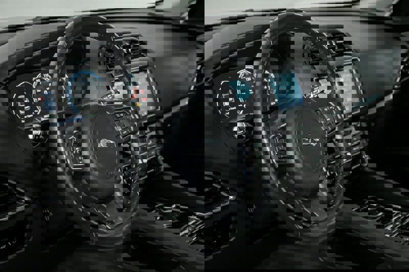 Used 2017 Jaguar F-PACE Prestige image 22