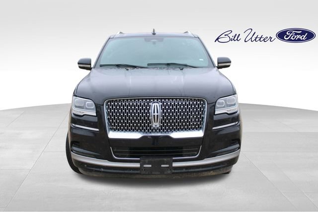 Used 2024 Lincoln Navigator Premiere image 2