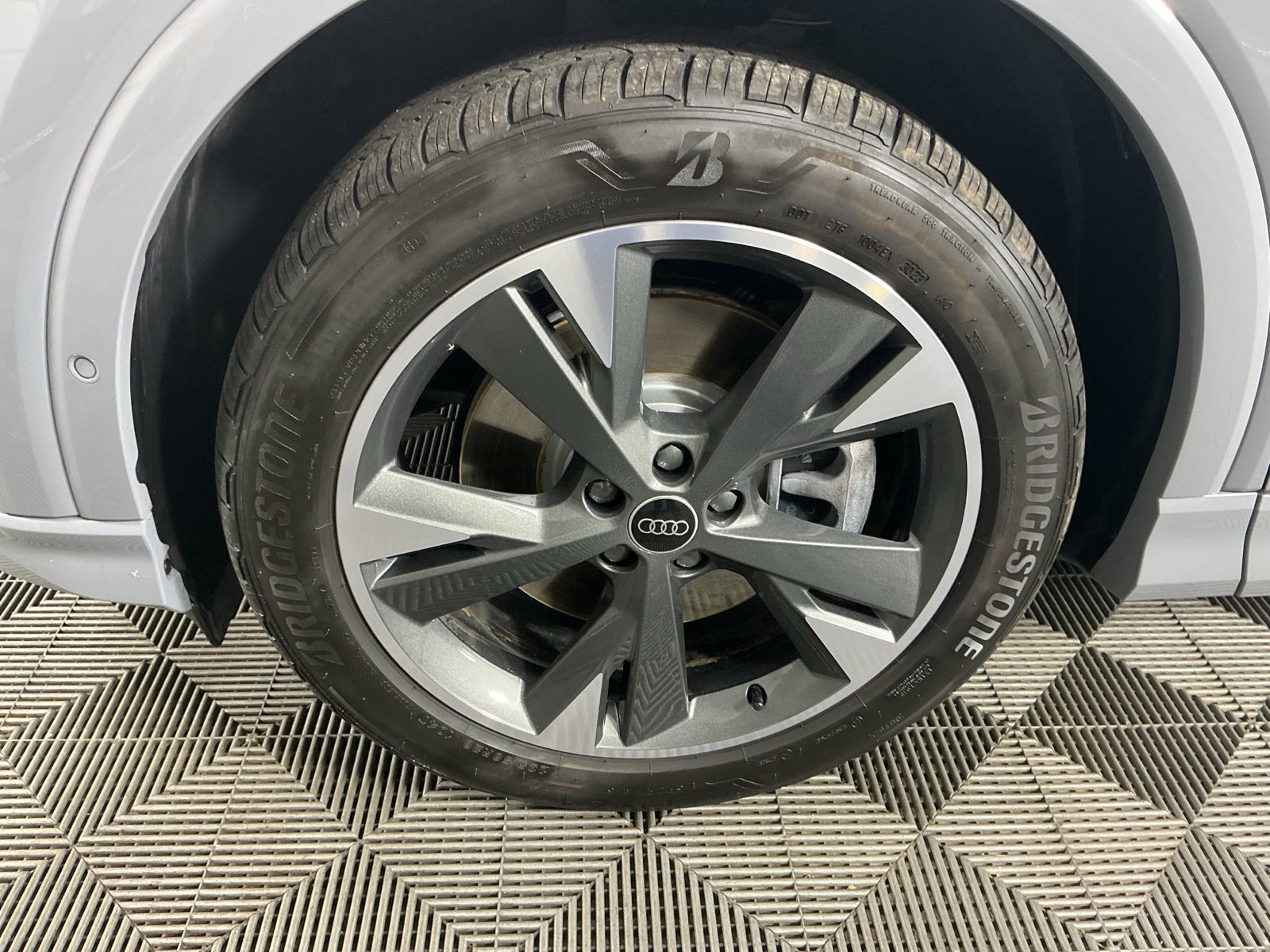 Used 2024 Audi Q4 e-tron Prestige AWD/4WD image 5