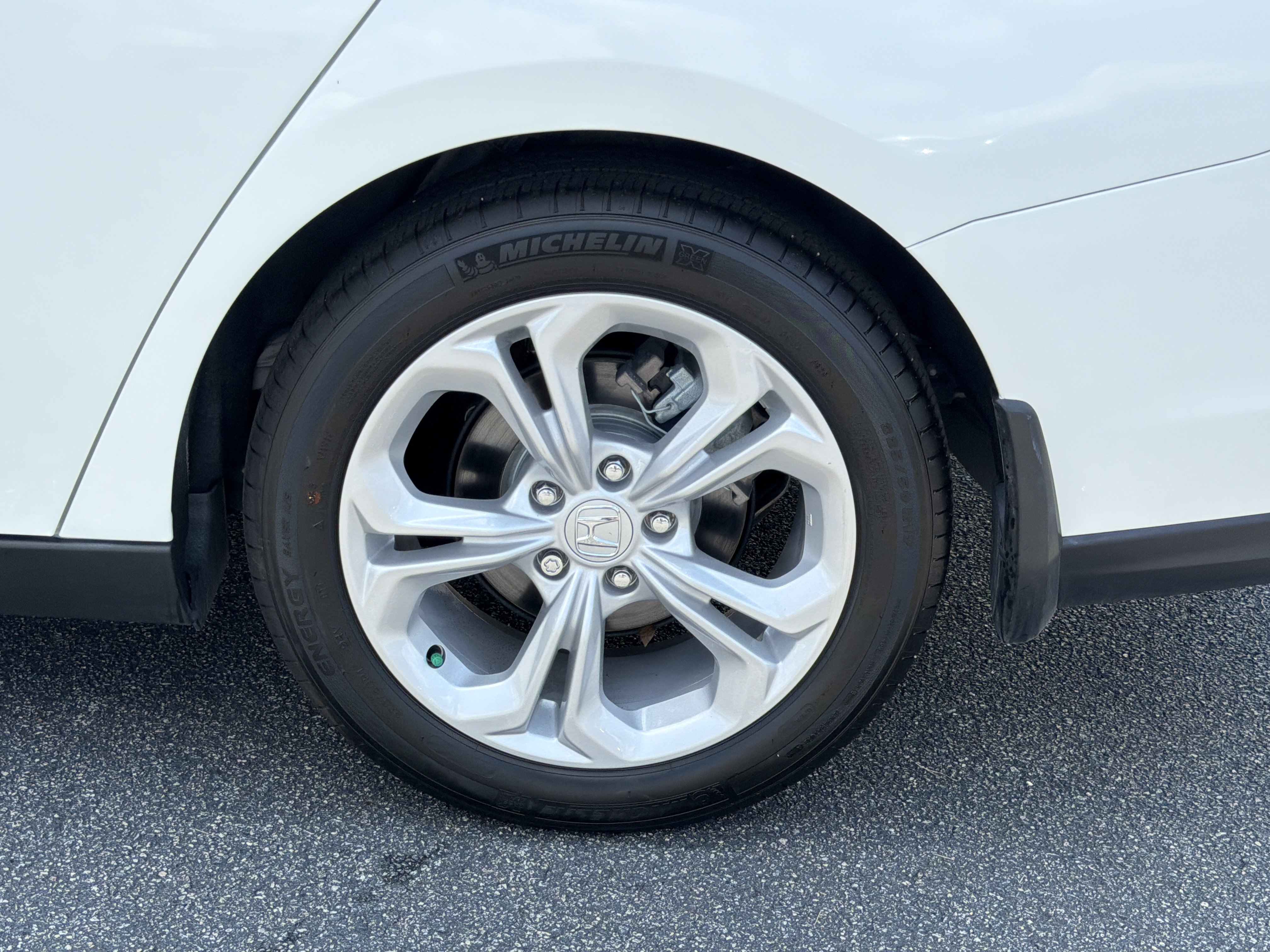 Certified 2025 Honda Accord LX image 30
