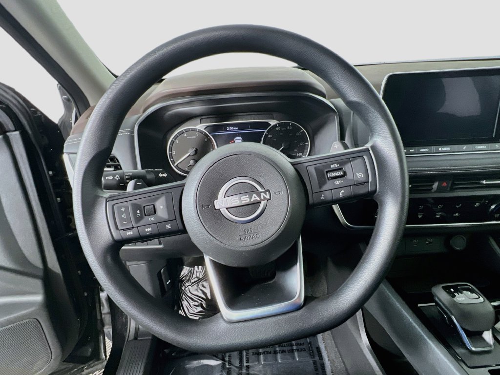 Used 2023 Nissan Rogue S AWD/4WD image 10