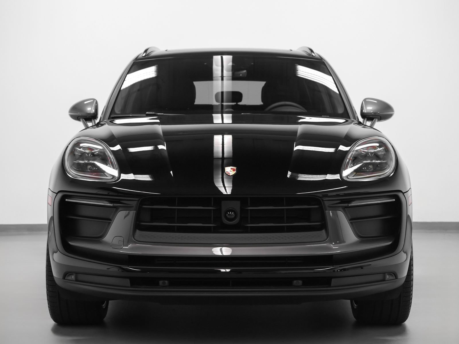 New 2026 Porsche Macan Turbo AWD/4WD image 8